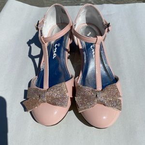 Girl’s Nina “Noemy Glitter Bow Dress Shoe” size 13